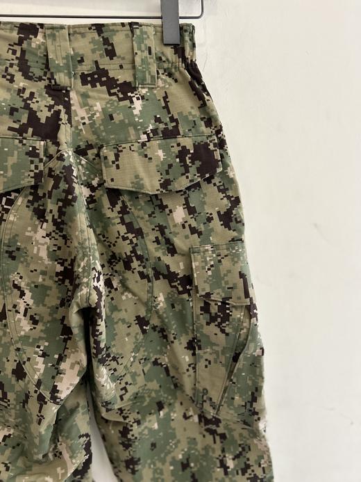 正品美军裤子 27码一件 （建议腰围2尺-2尺1） 商品图2