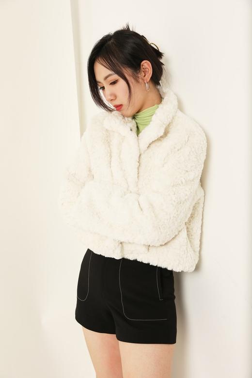 SIA SAYLOR 白色短款羊羔毛绒外套 14838 商品图4