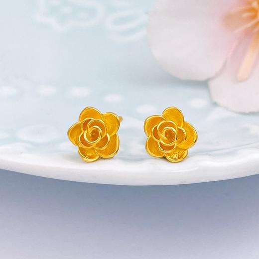 【限时7.5折】【定价黄金】足金999 5G黄金玫瑰花形耳钉(AG5GES00104)（预售产品下单后不退款不退货不换货不补差价）（预售产品下单后不退款不退货不换货不补差价） 商品图0