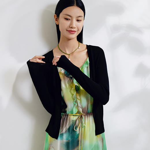 玳莎纯羊毛V领针织开衫女纯色简约百搭修身显瘦上衣  EA33304 商品图2