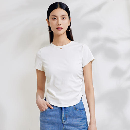 玳莎修身侧抽褶白T恤女2024春季新款圆领时尚设计感显瘦短袖上衣  EA32102 商品图0