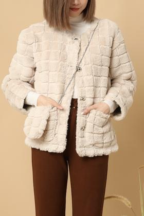 LNNNS 浅咖毛绒格状外套 15086