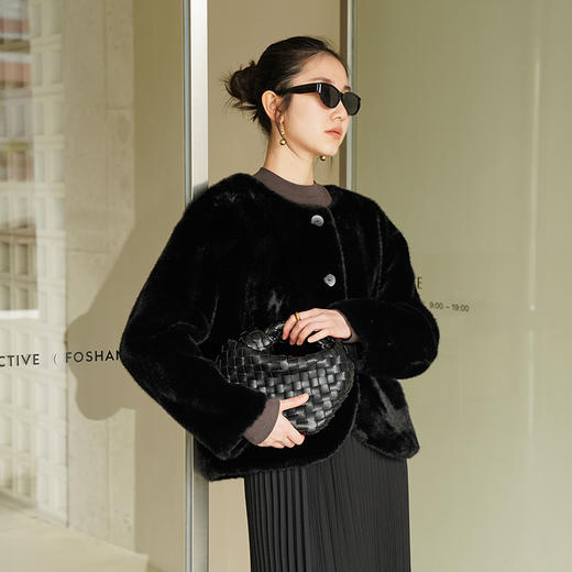 IN AND ON 皮毛一体高级感外套女秋冬新款经典金貂绒环保皮草上衣53880 商品图7