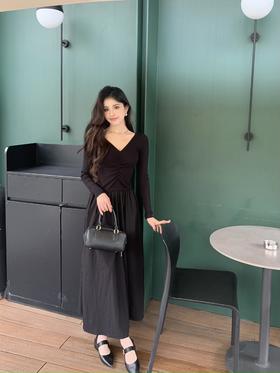 显瘦不出错的#赫本风黑裙子，