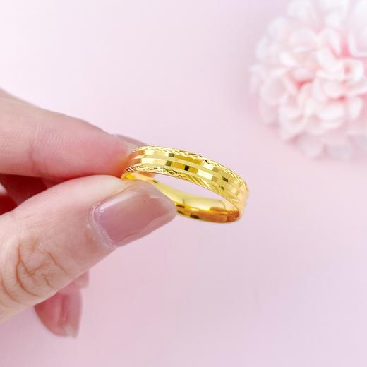 【限时克减150元】足金999.9 实心固口车花简约圈戒（面宽约4.2-4.6mm）(AF010JZ00091-2)（预售产品下单后不退款不退货不换货不补差价 商品图2