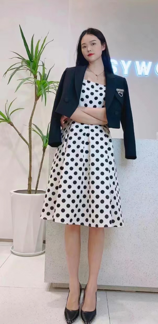A7108        高端气质减龄百搭小西装外套+波点连衣裙两件套套裙（特价不退换，细节有差异，以实拍为准）