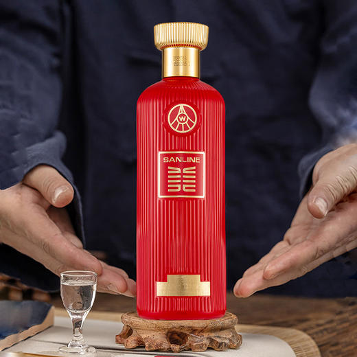 五粮液集团 美酒浓香型52度白酒500ml*6瓶[福利品] 商品图1