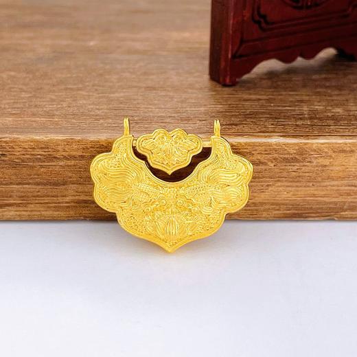 【限时克减138元】足金999.9 古法空心双面连年有余双鱼锦鲤锁包莲花平安如意锁包吊坠(ANWZGFDZ00202)（预售产品下单后不退款不退货不换货不补差价） 商品图0