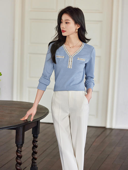 【年终特卖】熙世界2025秋新款小香风织带V领针织T恤女时尚洋气减龄长袖上衣 商品图2