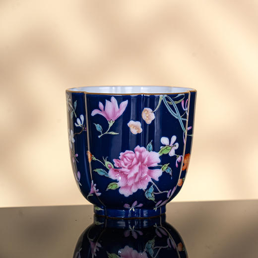 蓝地粉彩描金花卉纹海棠杯 商品图2