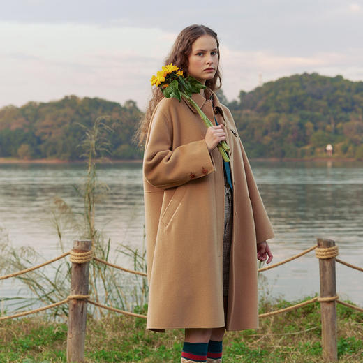 谜底中长款毛呢大衣2024春季新款极简风翻领大廓形外套241MD0126 商品图2