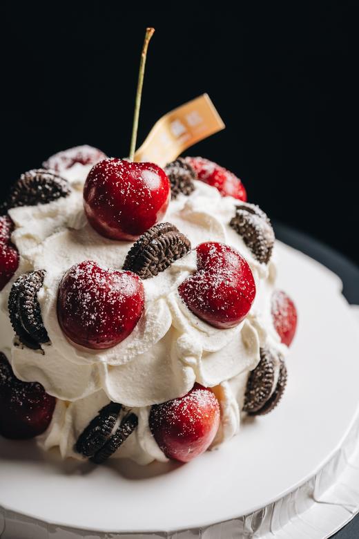 车厘子酸奶半糖蛋糕 商品图3