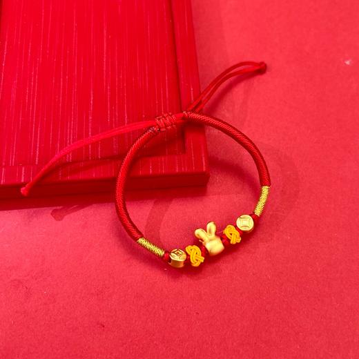 【限时7.5折】【定价黄金】足金 #儿童/宝宝 3D硬金兔年生肖有钱兔金币兔子红绳调节米菲兔成品手串（宝宝、大人都适戴）(AA3DSC00151-2)（预售产品下单后不退款不退货不换货不补差价） 商品图2