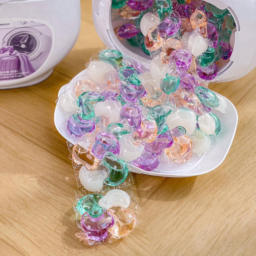 Seeyoulady深层清洁浓缩酵素四合一柔顺洗衣凝珠8X洁净除菌（2罐一组共100颗） 商品图2