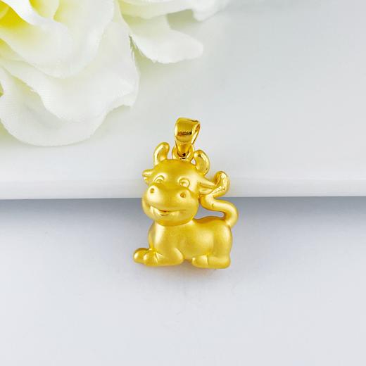 【限时7.5折】【定价黄金】足金 #儿童/宝宝 【精品】3D硬金牛年生肖牛吊坠(V3DDZ00100)（预售产品下单后不退款不退货不换货不补差（预售产品下单后不退款不退货不换货不补差 商品图0