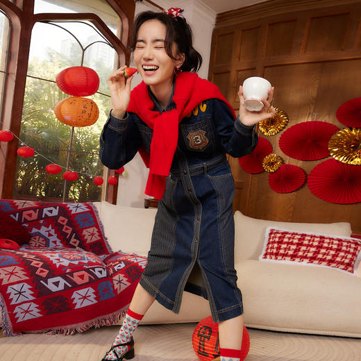 谜底牛仔连衣裙长袖女2024春款复古重工绣花修身中长裙241ML0020 商品图1