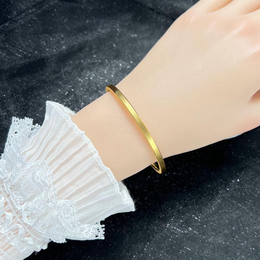 【限时克减150元】足金999.9  黄金实心(面宽约2.8-3.2mm)拉丝喷砂四方简约固口手镯(SZ00308)预售产品下单后不退款不退货不换货不补差价） 商品图3