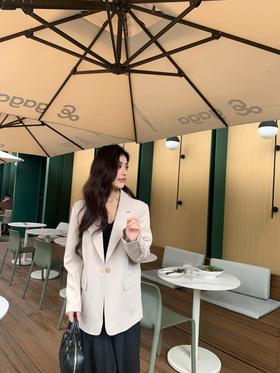 英伦风小西装，上身简直不要太有“型”！