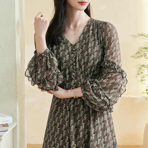 剩S/M 米思阳2026春季新款别致高级感印花连衣裙修身收腰v领裙子女0320 商品图4