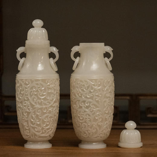 玉雕卷草纹活环耳赏瓶（一对） 商品图1