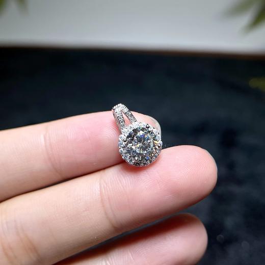 30056-S925莫桑钻2克拉吊坠赠链 商品图0