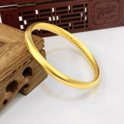 【限时克减150元】足金999.9 古法空心固口古法光圈内莲花心经手镯莲花心经泥鳅背手镯(AIGFSZ00011-2)（预售产品下单后不退款不退货不换货不补差价） 商品图0