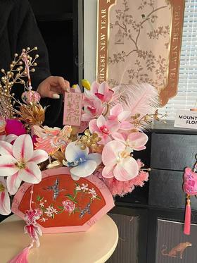 刺绣扇形花盒（29*9.5*20CM）