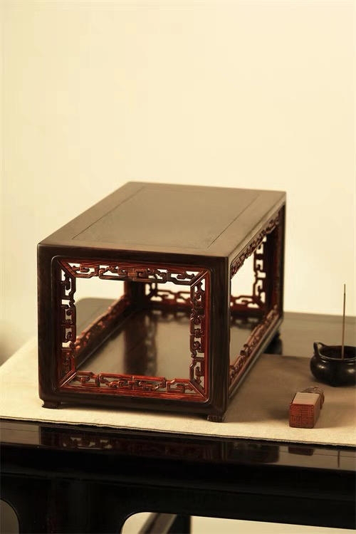 酸枝镶缅花【拐子纹】香几 商品图0