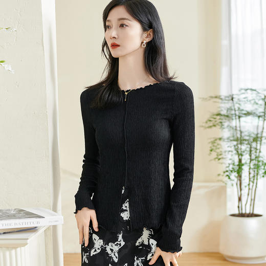 剩S/M 米思阳2025秋季新款时尚气质肌理感T恤修身弹力纯色开叉上衣0294 商品图0