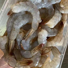 【鲜海虾仁】一份250克约40多只，鲜活海虾纯手工剥成，带凤尾，无任何添加剂，也不带冰衣，是市场上买不到的好虾仁！