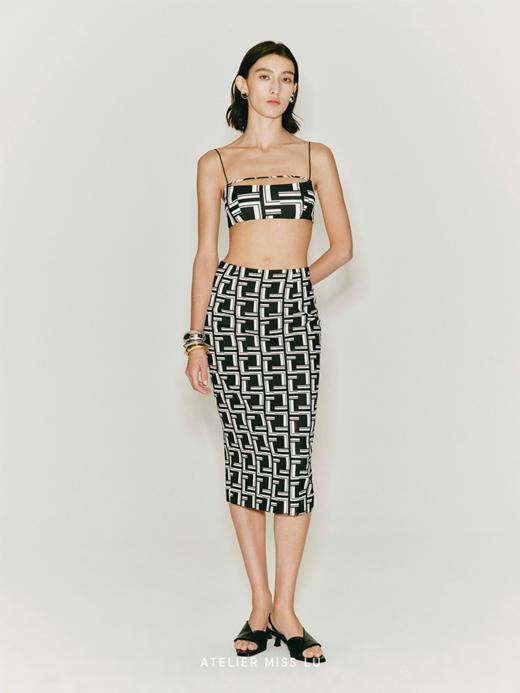 【印象】品牌定制字母印花几何线条吊带上衣 商品图2