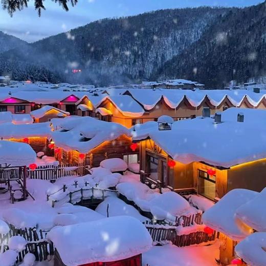 【东北·哈尔滨】2天1晚·雪乡+风车雪山·2人成团·畅玩冰雪王国（丛林观光车+雪地摩托+冰雪十里画廊+雪地长龙+滑雪圈） 商品图3