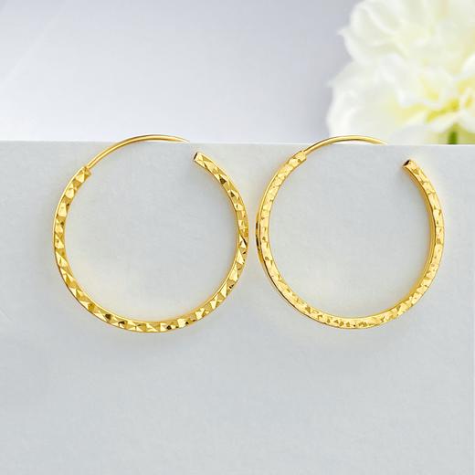 【限时克减150元】足金999 5G黄金光面侧边车花耳圈(AG5GES00100)（预售产品下单后不退款不退货不换货不补差价）（预售产品下单后不退款不退货不换货不补差价） 商品图0