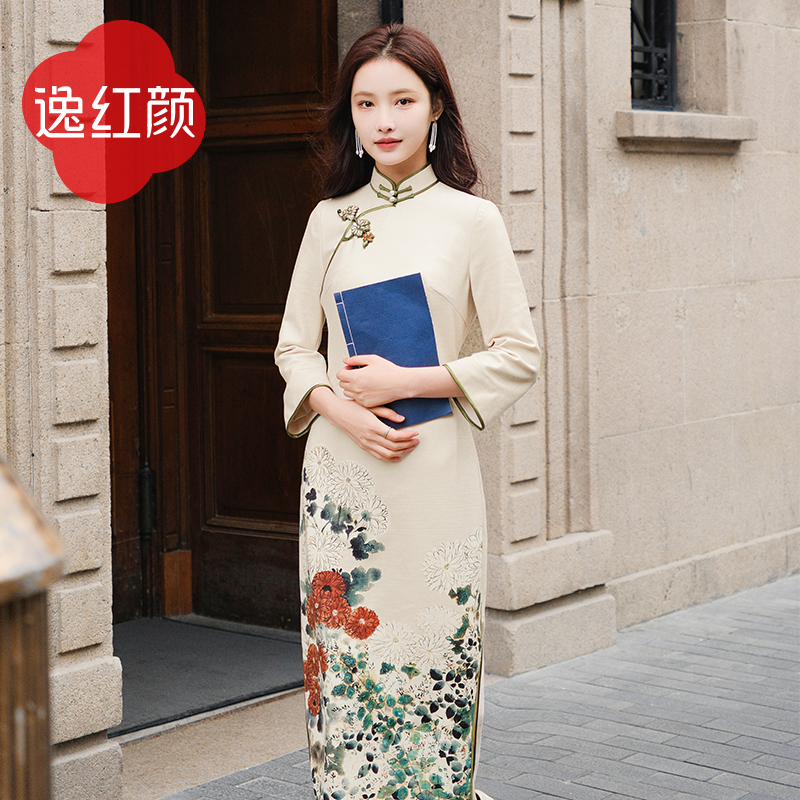 上海逸红颜念初2026年冬季新款弹力针织旗袍改良版连衣裙女书卷风