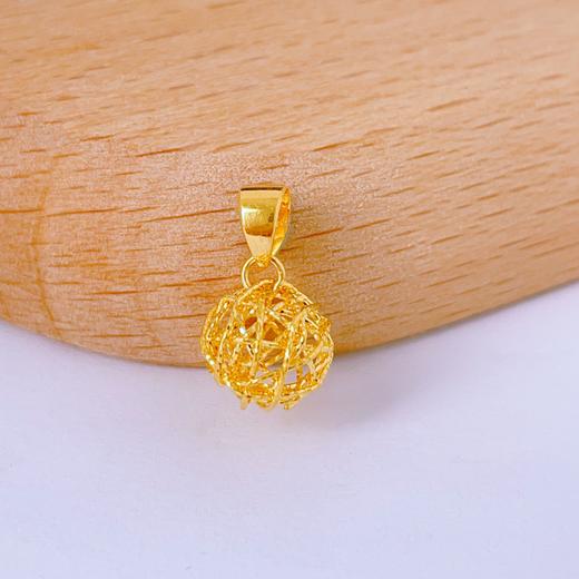 【限时7.5折】【定价黄金】足金999 #超轻 5G超轻黄金镂空绕线圆球吊坠(AG5GDZ00143)（预售产品下单后不退款不退货不换货不补差（预售产品下单后不退款不退货不换货不补差 商品图0