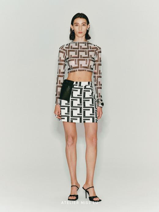 【心动记号】品牌定制字母印花透肤短上衣 商品图1