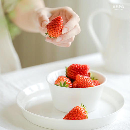 【地标好物】辽宁丹东99红颜草莓  个大、色红、味甜 2斤装 商品图2