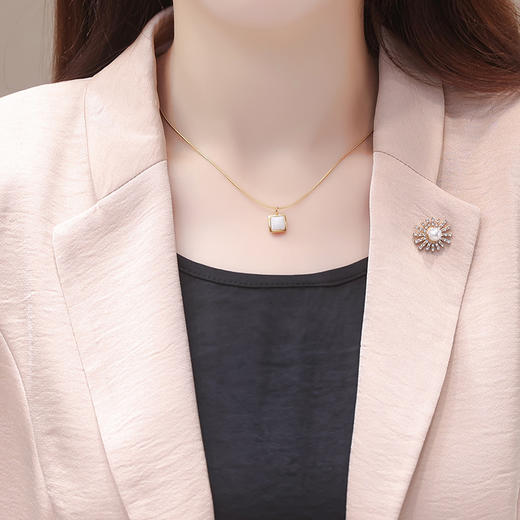 QYMXYKL-2301-L 2023年秋款简约中长款时尚内搭连衣裙七分袖修身小西装外套两件套 商品图3