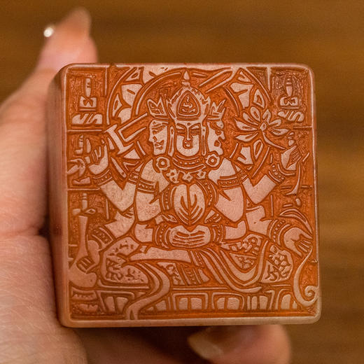 民国 寿山石高山朱砂冻佛像印章 商品图4