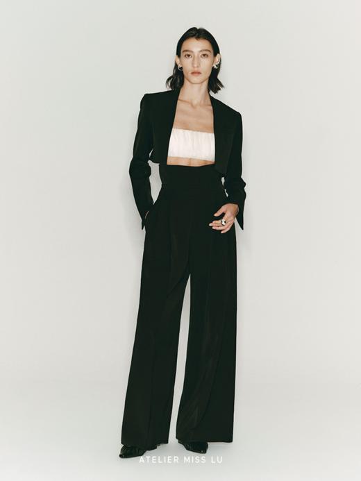 【昨夜再现】后背开叉直身垫肩短款外套 商品图1