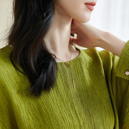 米思阳2026春季新款优雅别致肌理感衬衫蝴蝶结修身绿色上衣女0460 商品图4