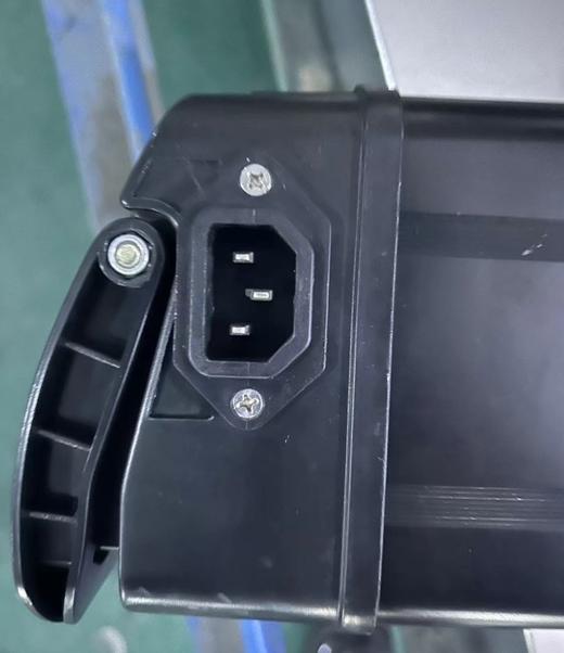 正步044（075）系列银鱼电池长110*宽75mm 容量越大高度越高 商品图3