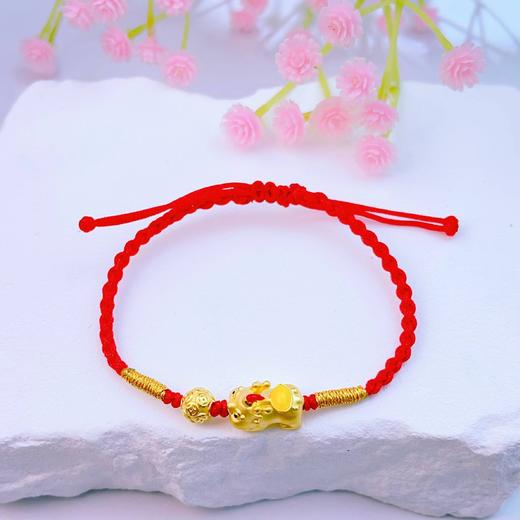 【限时7.5折】【定价黄金】足金 #招财进宝 #儿童/宝宝 3D硬金金币转运珠黄烤漆元宝招财貔貅宝宝红绳调节成品手串(AA3DSC00329)（预售产品下单后不退款不退货不换货不补差价） 商品图2