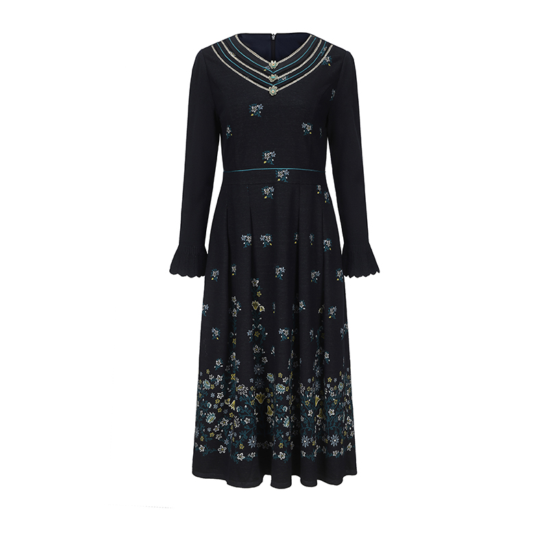 司歌刺绣针织弹力拼接毛织长袖显瘦复古中式A881046