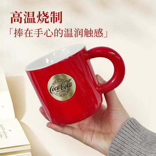NONOO×可口可乐联名款 徽章马克杯  高颜值陶瓷杯 质感高级 商品图3