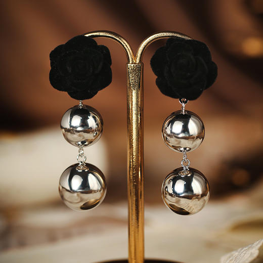 Manreya玛芮雅“黑天鹅”时尚小香风耳环/耳夹 商品图1