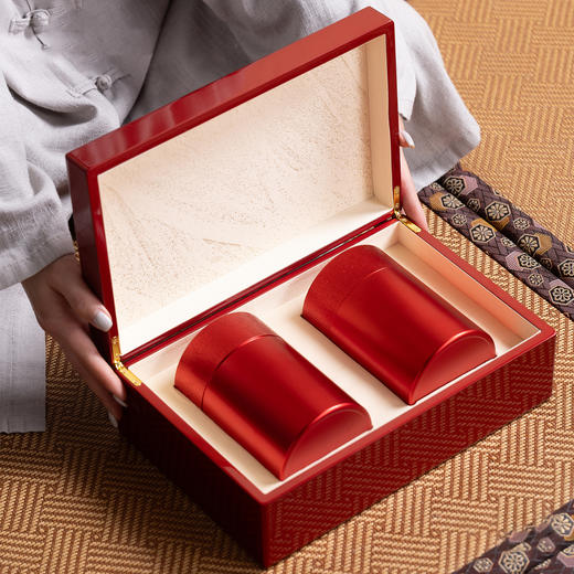 雅韵【红.实木烤漆.2合金罐（半斤）】150元1套.整箱10套 商品图3