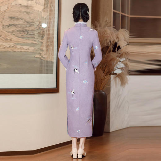LJQ-858紫色旗袍秋冬毛呢刺绣两件套，高端大气长款改良版连衣裙 商品图3