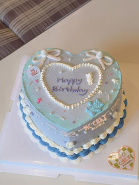 ins小清新蓝色系爱心桃蛋糕