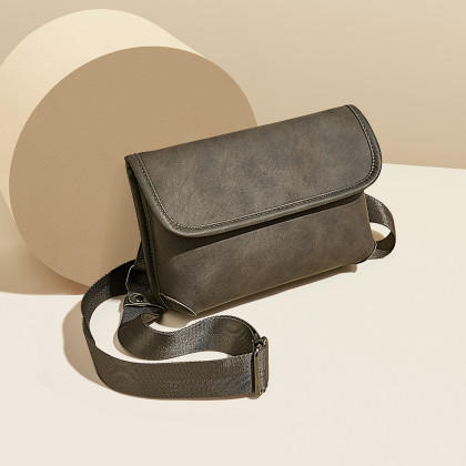 Safiya/索菲娅2024爆款胸包男士单肩包时尚百搭斜挎包轻便多功能挎包 SF800039Y 商品图1